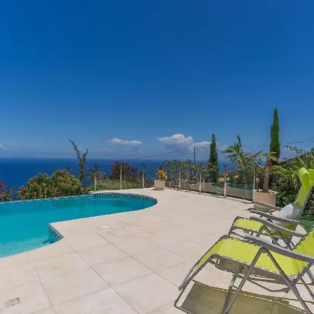 Ferienhaus Mit Privatpool Fuer 6 Personen Ca 300 Qm In Gaula, Madeira Ostkueste Von Madeira * Gaula