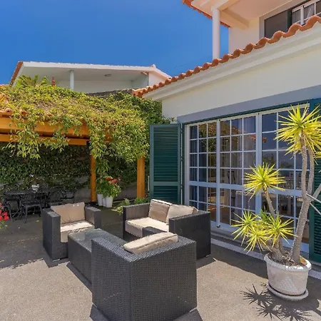 Holiday home Ferienhaus Mit Privatpool Fuer 6 Personen Ca 300 Qm In Gaula, Madeira Ostkueste Von Madeira