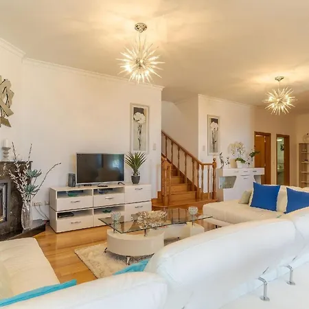 Ferienhaus Mit Privatpool Fuer 6 Personen Ca 300 Qm In Gaula, Madeira Ostkueste Von Madeira *